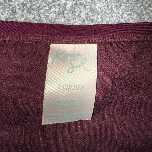 Target Kona Sol Swim bottom brief
24W 26W - Picture 2 of 2